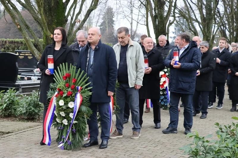 Polaganje vijenaca