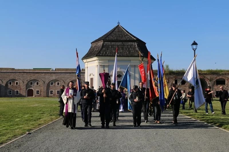 Najava tradicionalnog križnog puta ulicama Slavonskog Broda