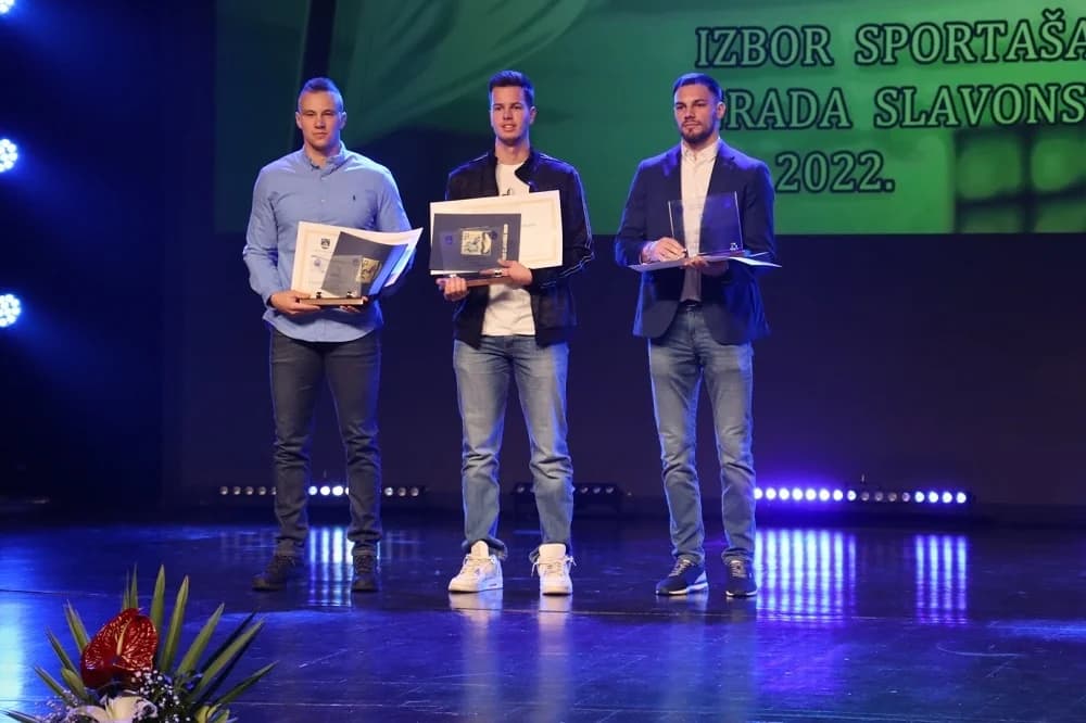Dodijeljene nagrade i priznanja najboljim sportašima, sportašicama i sportskim udrugama s područja grada u 2022. godini