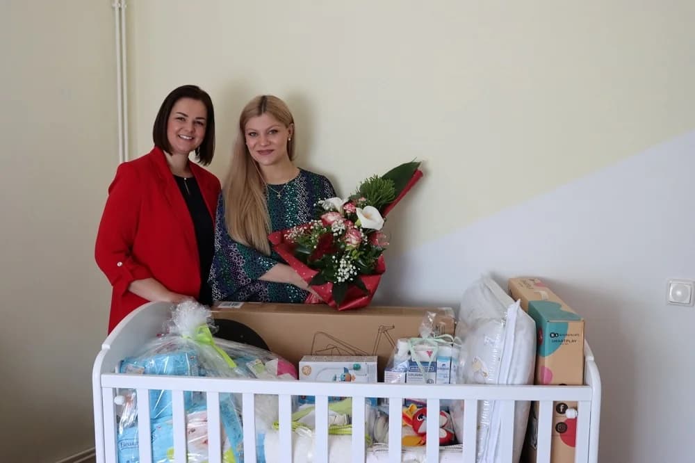 Zamjenica gradonačelnika uručila opremu za novorođenčad u pet brodskih obitelji