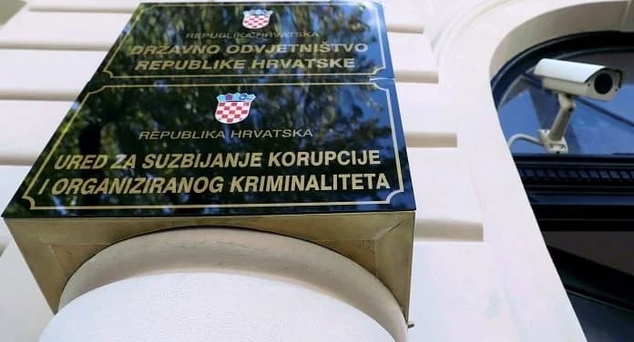 USKOK u Slavonskom Brodu. Pogledajte za čega sumnjiče petoricu sugrađana