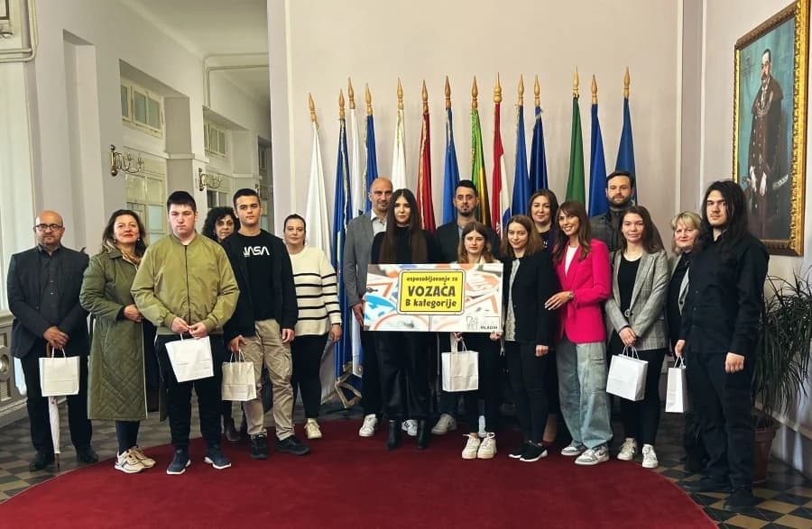 Učenica Ekonomske škole Požega Antonia Bošnjak dobitnica nagradnog natječaja Savjeta mladih Požeško-slavonske županije „Vozačka dozvola“