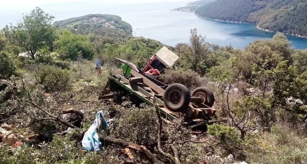 Prevrtanje traktora s maturantima