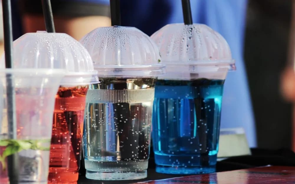 Znate li čemu služe izbočine na plastičnim čašama? Nikad nećete pogoditi