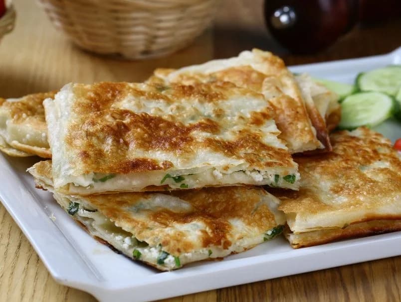 Iz tave ili s roštilja: Recept za super ukusne turske palačinke sa sirom i špinatom