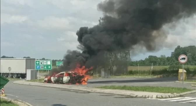 Krenuli iz Slav. Broda na utakmicu Dinama, na autocesti im se zapalio auto