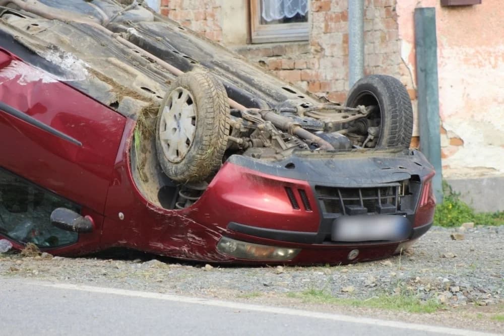 PROMETNA NESREĆA U MIHALJEVCIMA: Jedna osoba je ozlijeđena i prevezena u bolnicu