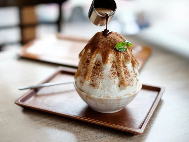 4 sastojka: Recept za prefini ledeni desert u kojem jednako guštaju i tim voće i tim čokolada