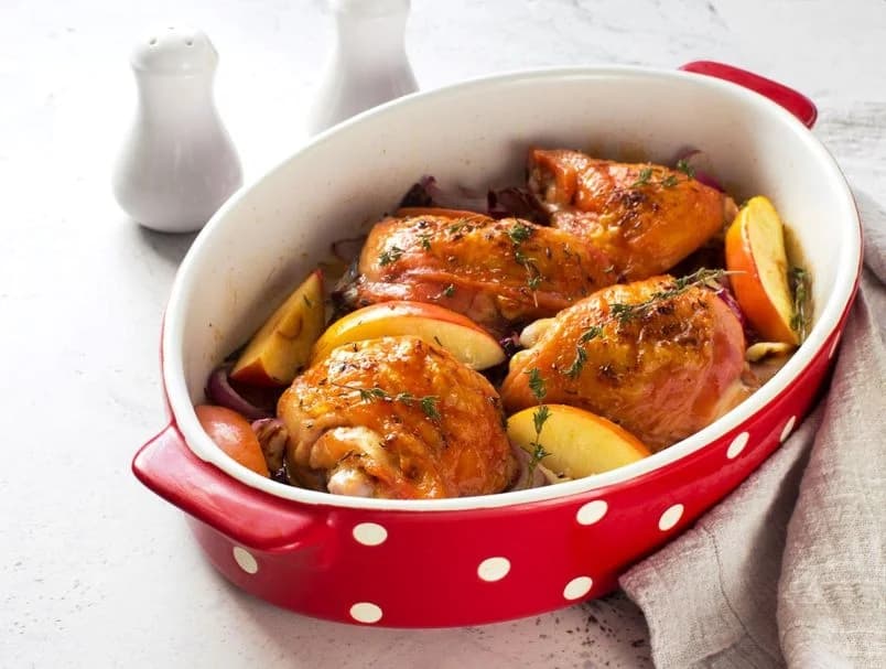 Jesen stiže... Recept za piletinu s jabukama iz jedne posude