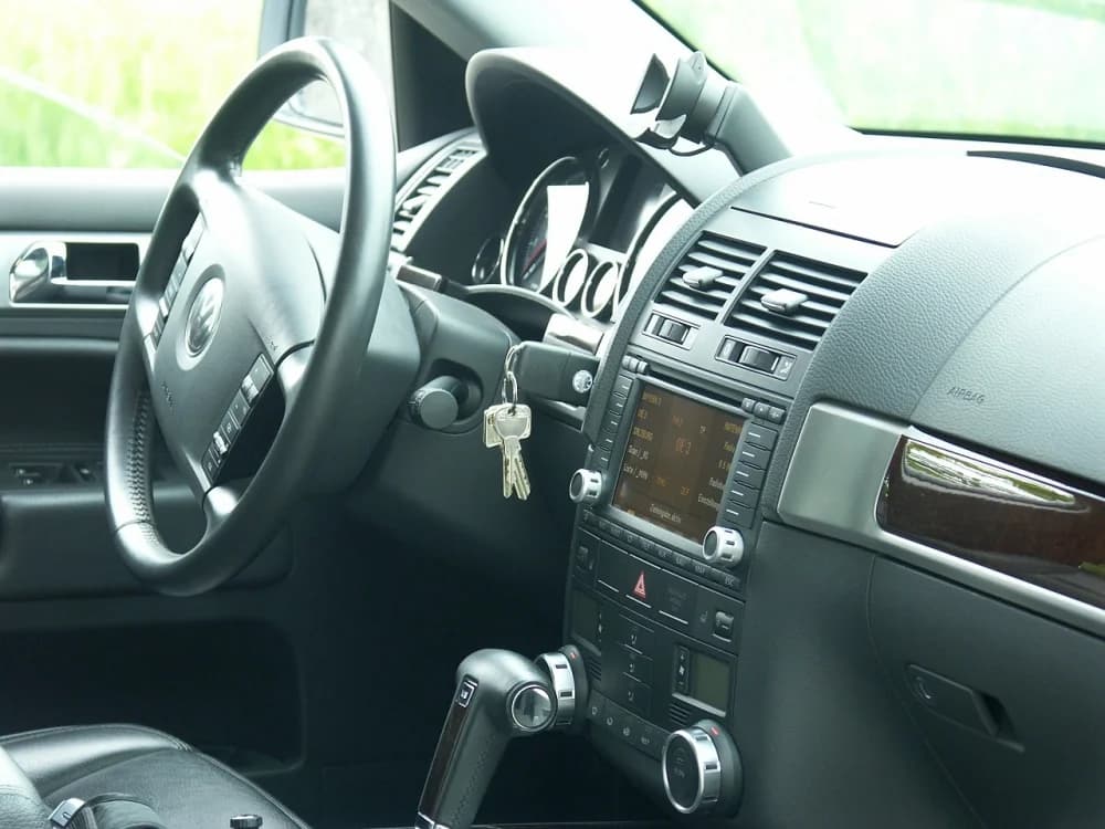 Otključan automobil
