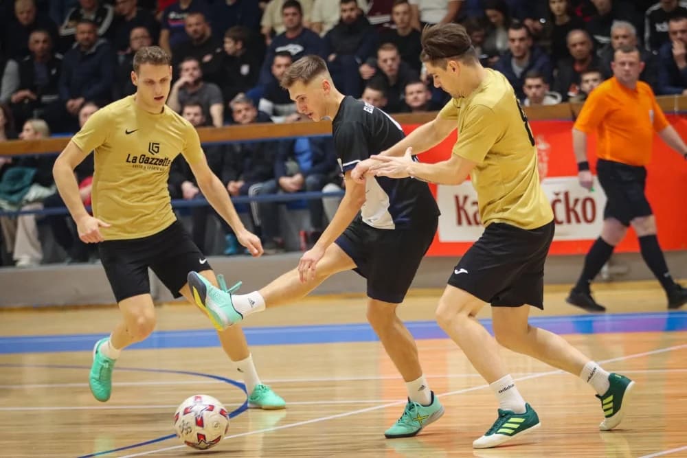 U polufinale 32. BMNT ’Požega 2023’ plasirali su se Caffe bar La Gazzetta/AS Jurić, COR d.o.o, Play Fitness i Caffe bar Samson