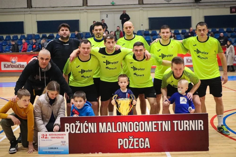 FOTOGALERIJA: Finale 32. Božićnog malonogometnog turnira u Požegi