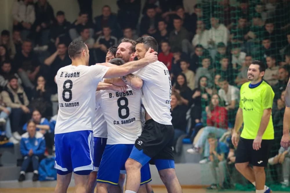 FOTOGALERIJA: Finale 32. Božićnog malonogometnog turnira u Požegi