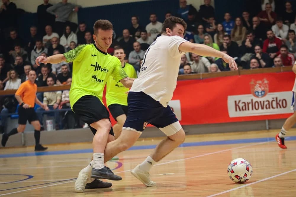 FOTOGALERIJA: Finale 32. Božićnog malonogometnog turnira u Požegi