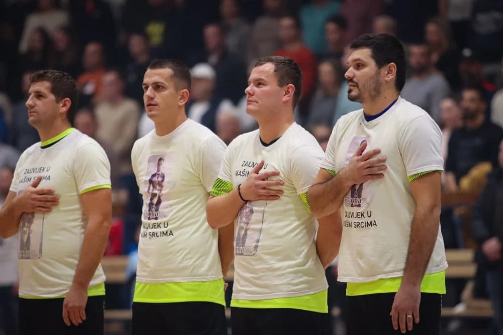 FOTOGALERIJA: Finale 32. Božićnog malonogometnog turnira u Požegi