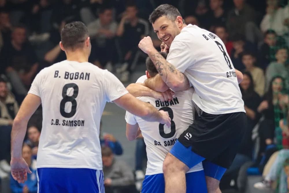 FOTOGALERIJA: Finale 32. Božićnog malonogometnog turnira u Požegi