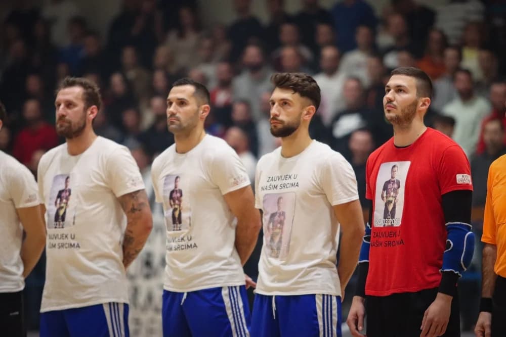 FOTOGALERIJA: Finale 32. Božićnog malonogometnog turnira u Požegi