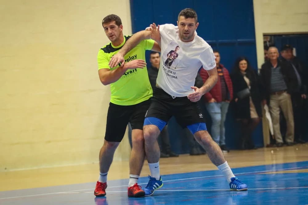 FOTOGALERIJA: Finale 32. Božićnog malonogometnog turnira u Požegi
