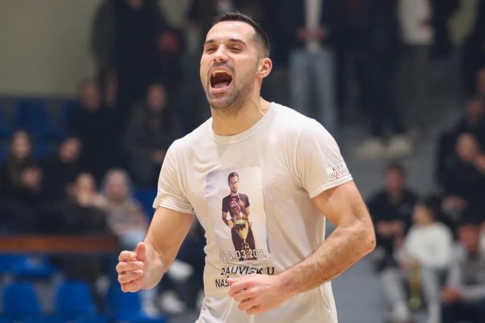 FOTOGALERIJA: Finale 32. Božićnog malonogometnog turnira u Požegi
