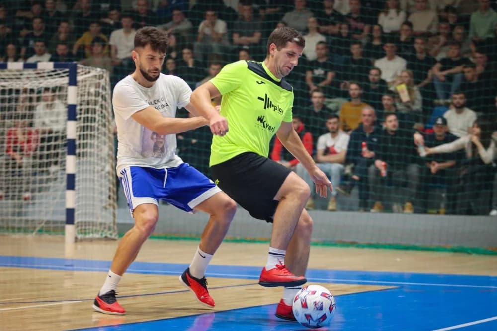 FOTOGALERIJA: Finale 32. Božićnog malonogometnog turnira u Požegi
