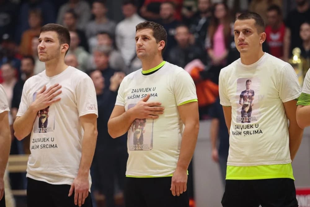 FOTOGALERIJA: Finale 32. Božićnog malonogometnog turnira u Požegi