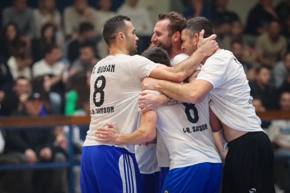 FOTOGALERIJA: Finale 32. Božićnog malonogometnog turnira u Požegi