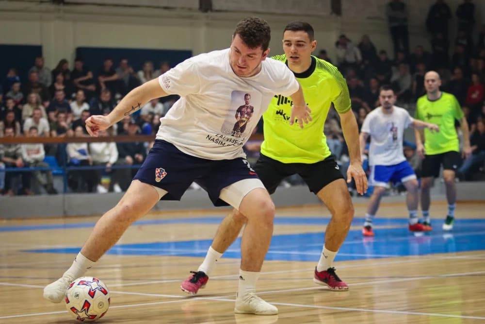 FOTOGALERIJA: Finale 32. Božićnog malonogometnog turnira u Požegi