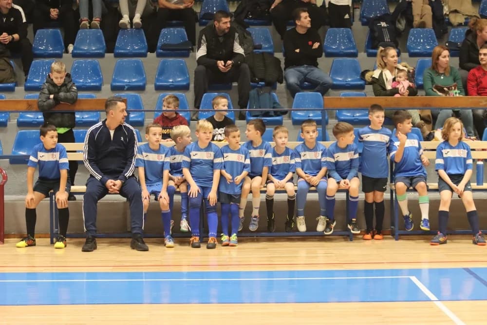 Limači Nogometnog kluba Slavonija osvojili 32. Božićni malonogometni turnir ’Požega 2023’