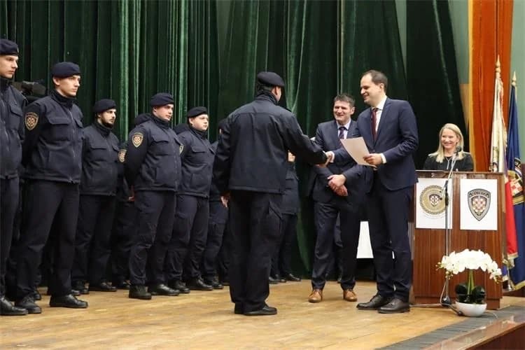 Svečana prisega polaznika 44. i 45. temeljnog tečaja pravosudne policije u Požegi