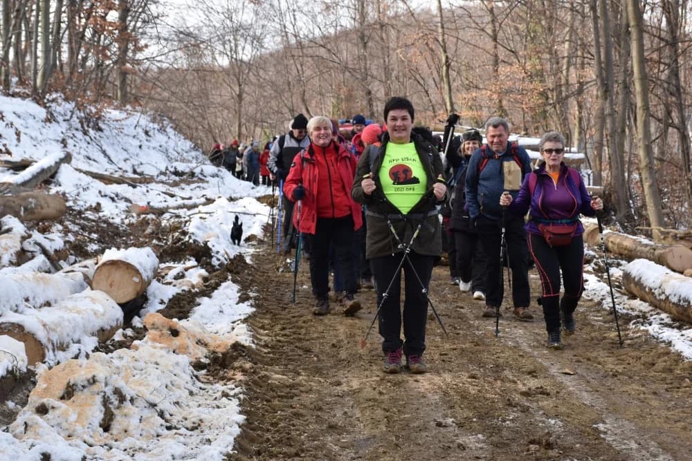 FOTO: Održan Tradicionalni 12. pohod na najviši vrh Požeške gore