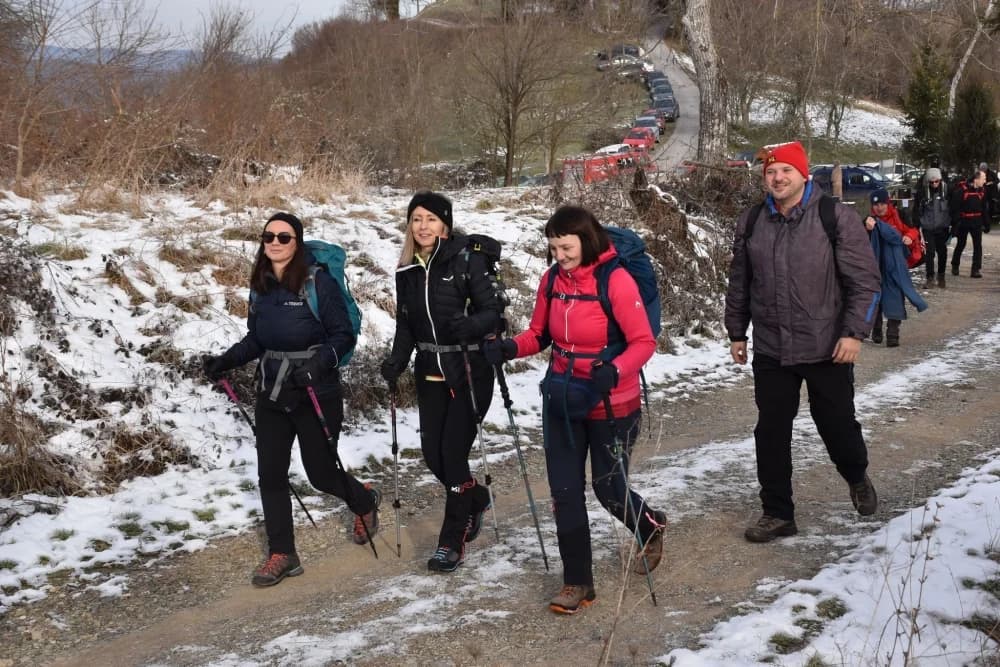FOTO: Održan Tradicionalni 12. pohod na najviši vrh Požeške gore