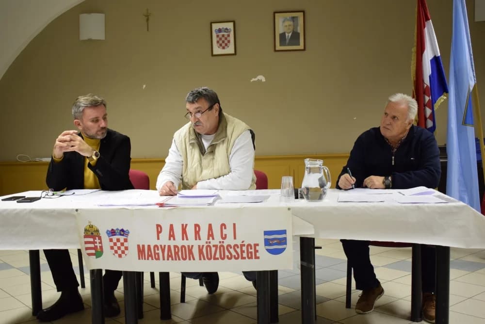 Društvo Mađara