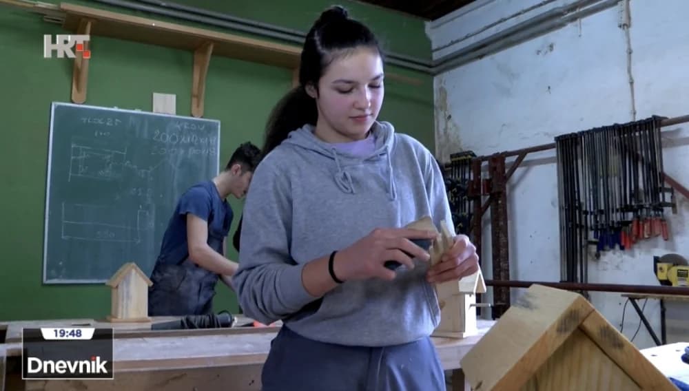 Upoznajte Emu, jedinu stolaricu u požeškoj Obrtničkoj školi