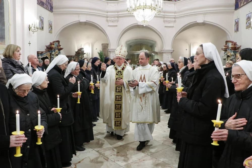 SVIJEĆNICA: Dan posvećenog života u Požegi