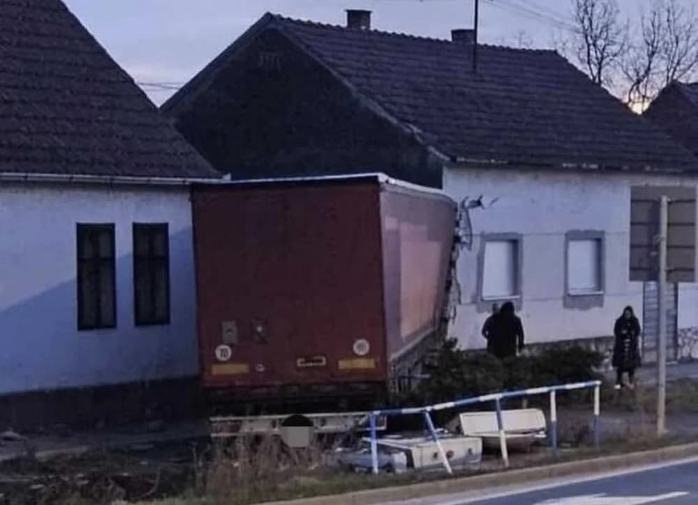 Udar kamiona u kuću