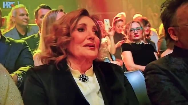 Požežanka Ružica najveća je senzacija večeri ’Zlatnog studija’: Kad je pustila glas, izraz lica Tereze Kesovije govorio je sve!