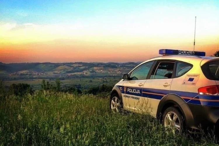 Policija