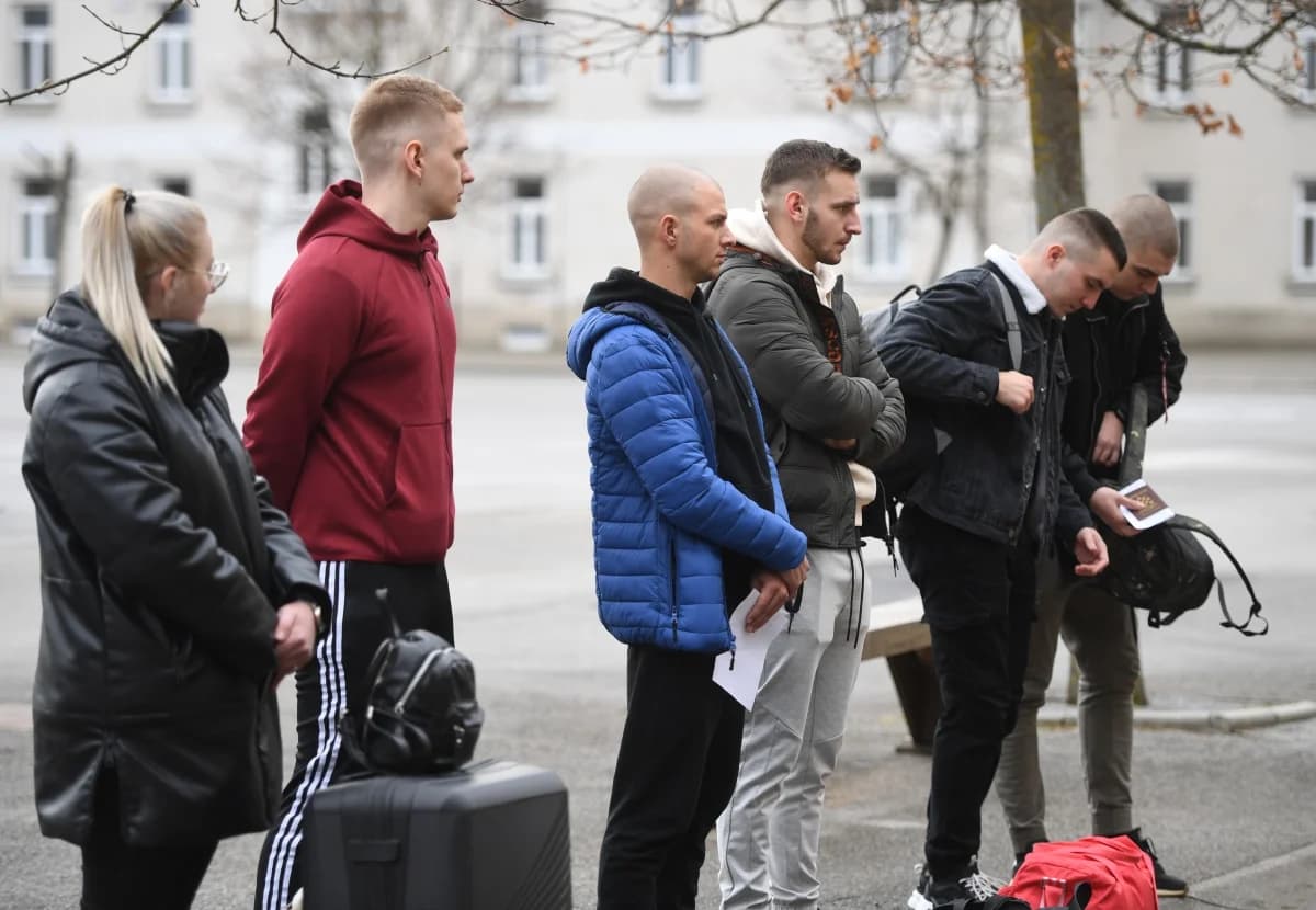 120 djevojaka i mladića stiglo u Požegu na dragovoljnu obuku