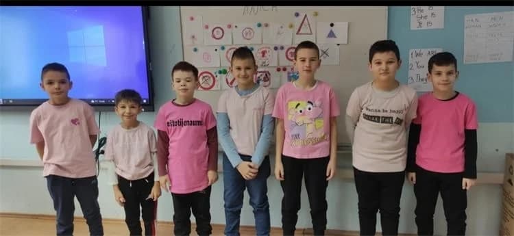 Obilježen „Nacionalni dan borbe protiv vršnjačkog nasilja“, poznat i kao „Dan ružičastih majica“