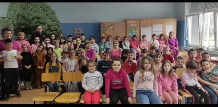 Obilježen „Nacionalni dan borbe protiv vršnjačkog nasilja“, poznat i kao „Dan ružičastih majica“