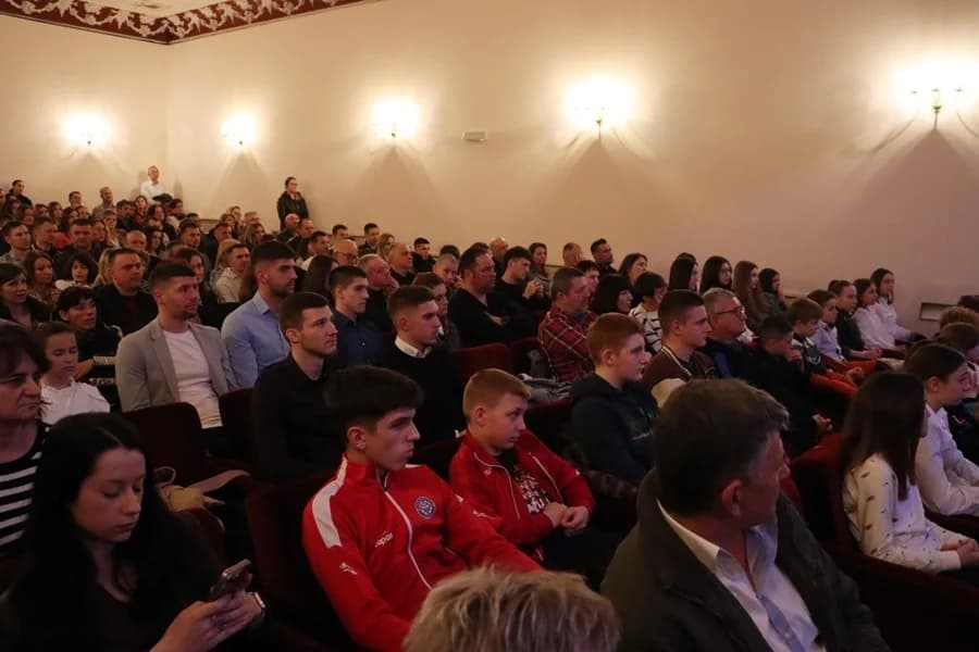 Karlo Grgurić, Emilija Podrug i Željka Peška su najbolji sportaši Požege. Pogledajte popis ostalih nagrađenih sportaša