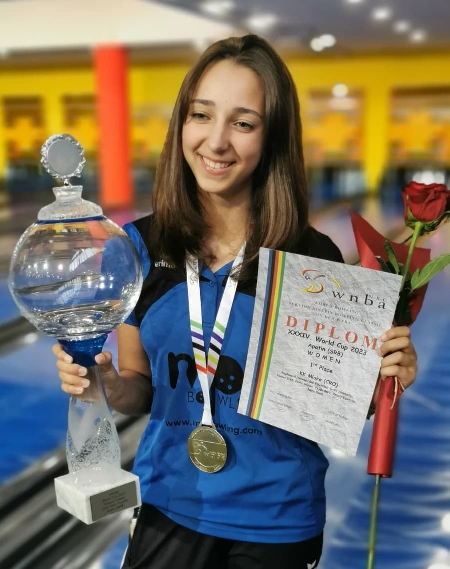 Obitelj na kuglani: Upoznajte Neru Bakić, najmlađu hrvatsku reprezentativku i ekipnu svjetsku prvakinju u kuglanju