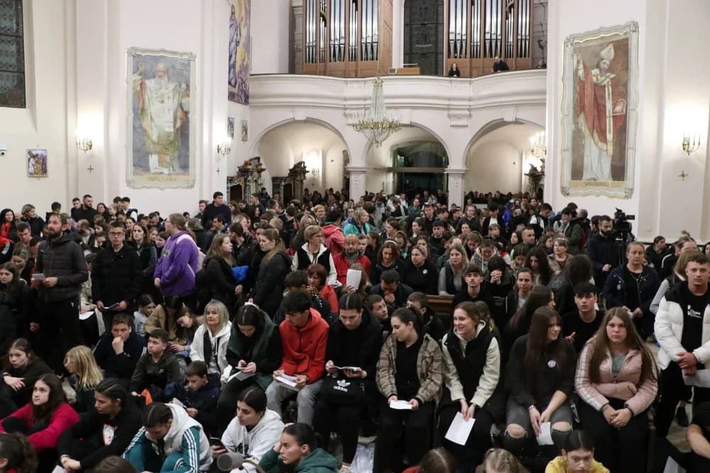 Velika fotogalerija  XXV. križog puta mladih Požeške biskupije