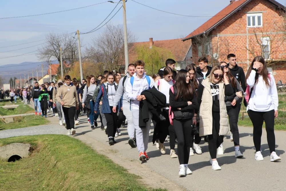 Velika fotogalerija  XXV. križog puta mladih Požeške biskupije