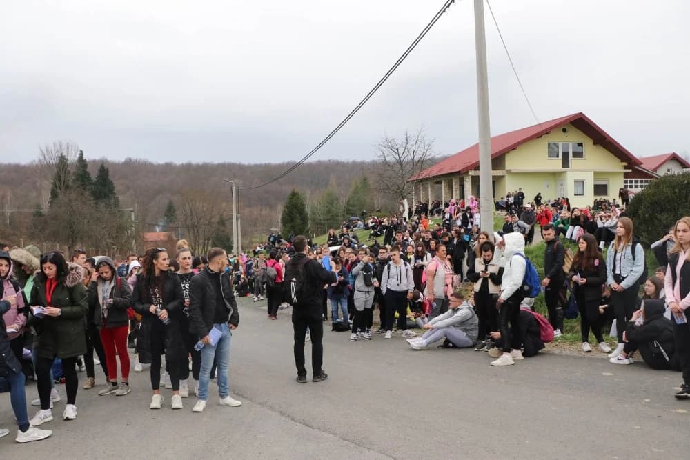 Velika fotogalerija  XXV. križog puta mladih Požeške biskupije