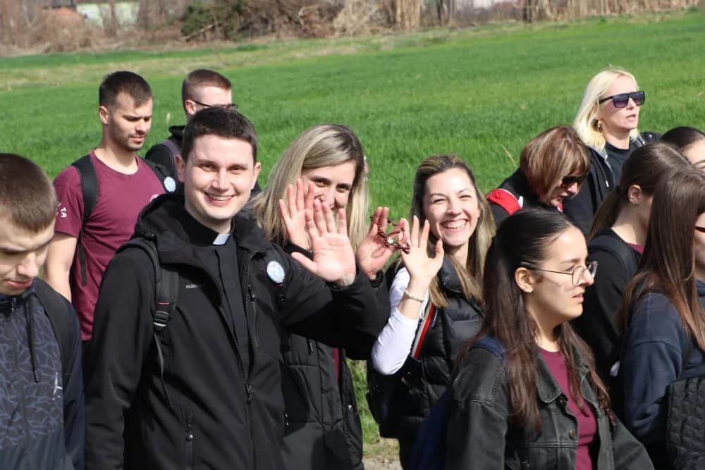 Velika fotogalerija  XXV. križog puta mladih Požeške biskupije
