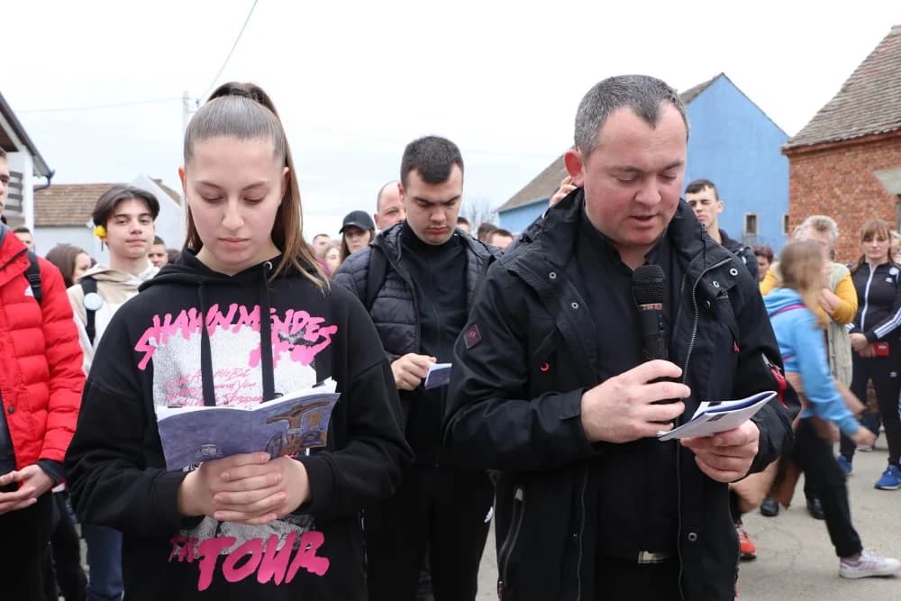 Velika fotogalerija  XXV. križog puta mladih Požeške biskupije
