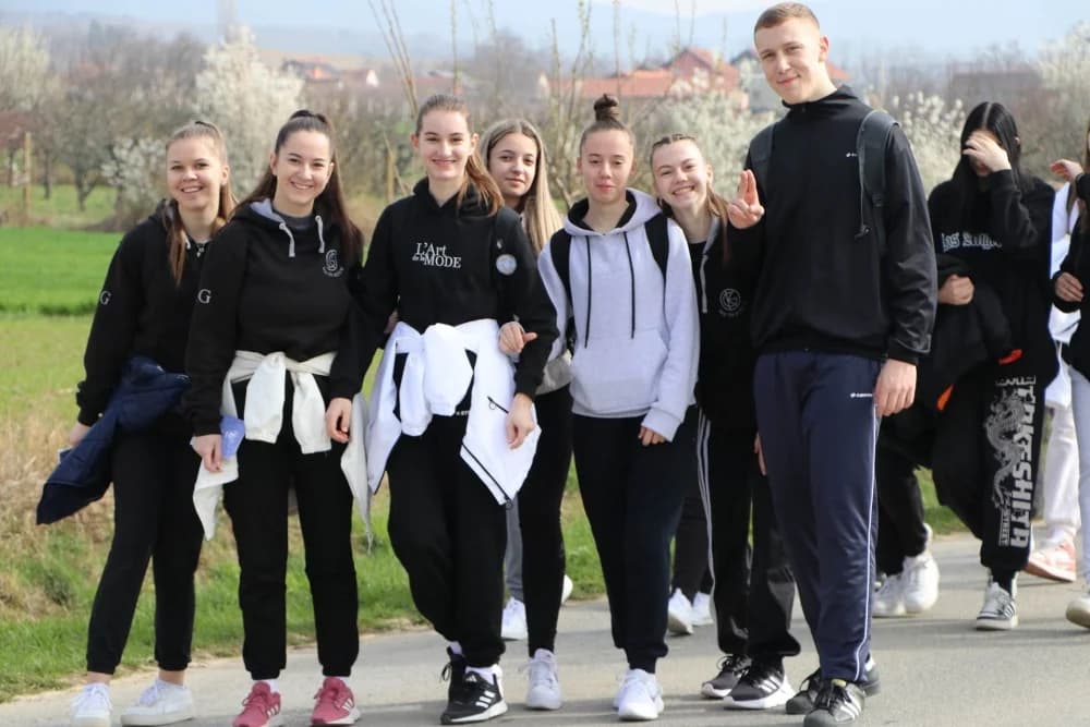 Velika fotogalerija  XXV. križog puta mladih Požeške biskupije