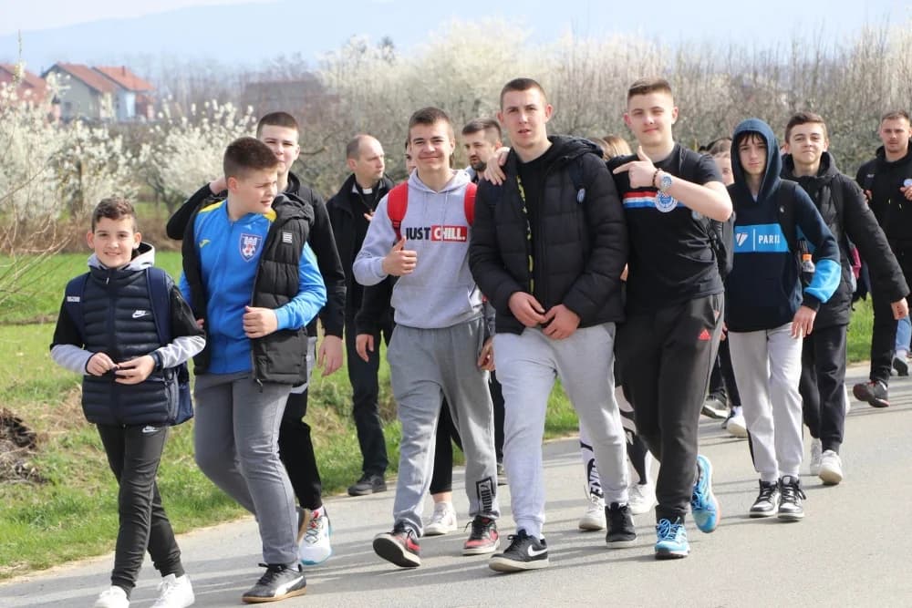 Velika fotogalerija  XXV. križog puta mladih Požeške biskupije