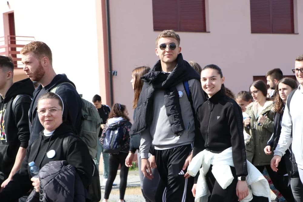 Velika fotogalerija  XXV. križog puta mladih Požeške biskupije
